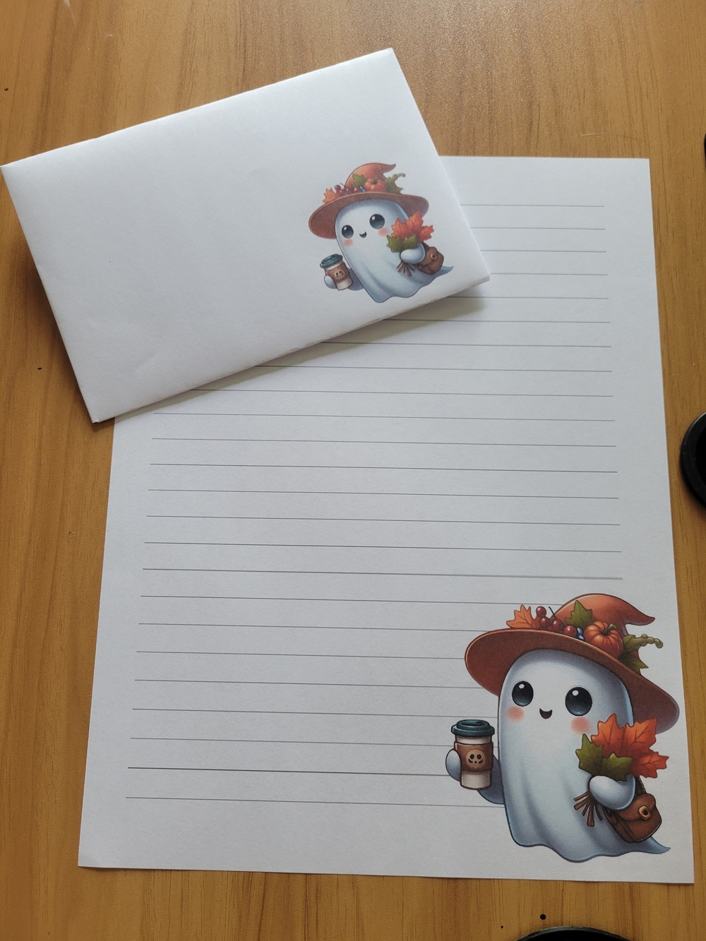 🧋NEW🧋24pc Cute Autumn Ghost Lined Stationery Set - White